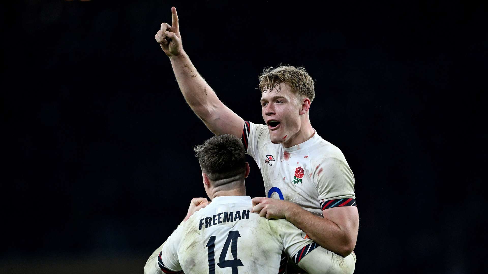 “暴风雨日” – 曼联星lisandro Martinez分享了恐怖膝盖受伤后医院病床的情感更新.