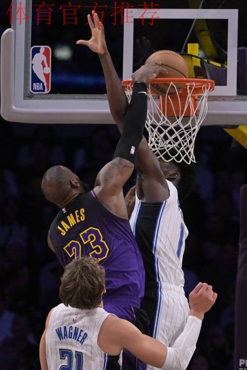 湖人赢球！詹姆斯关键时刻攻防一体！连得10分、绝杀抢断！